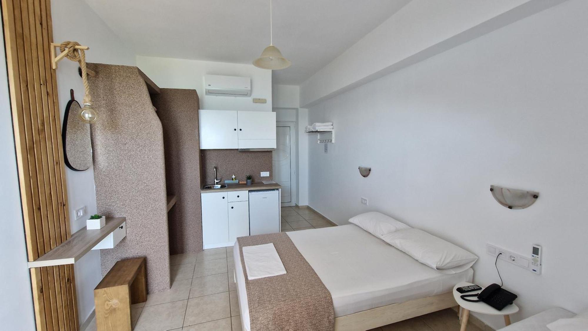 Aparthotel Edelweiss Tsoútsouros Esterno foto