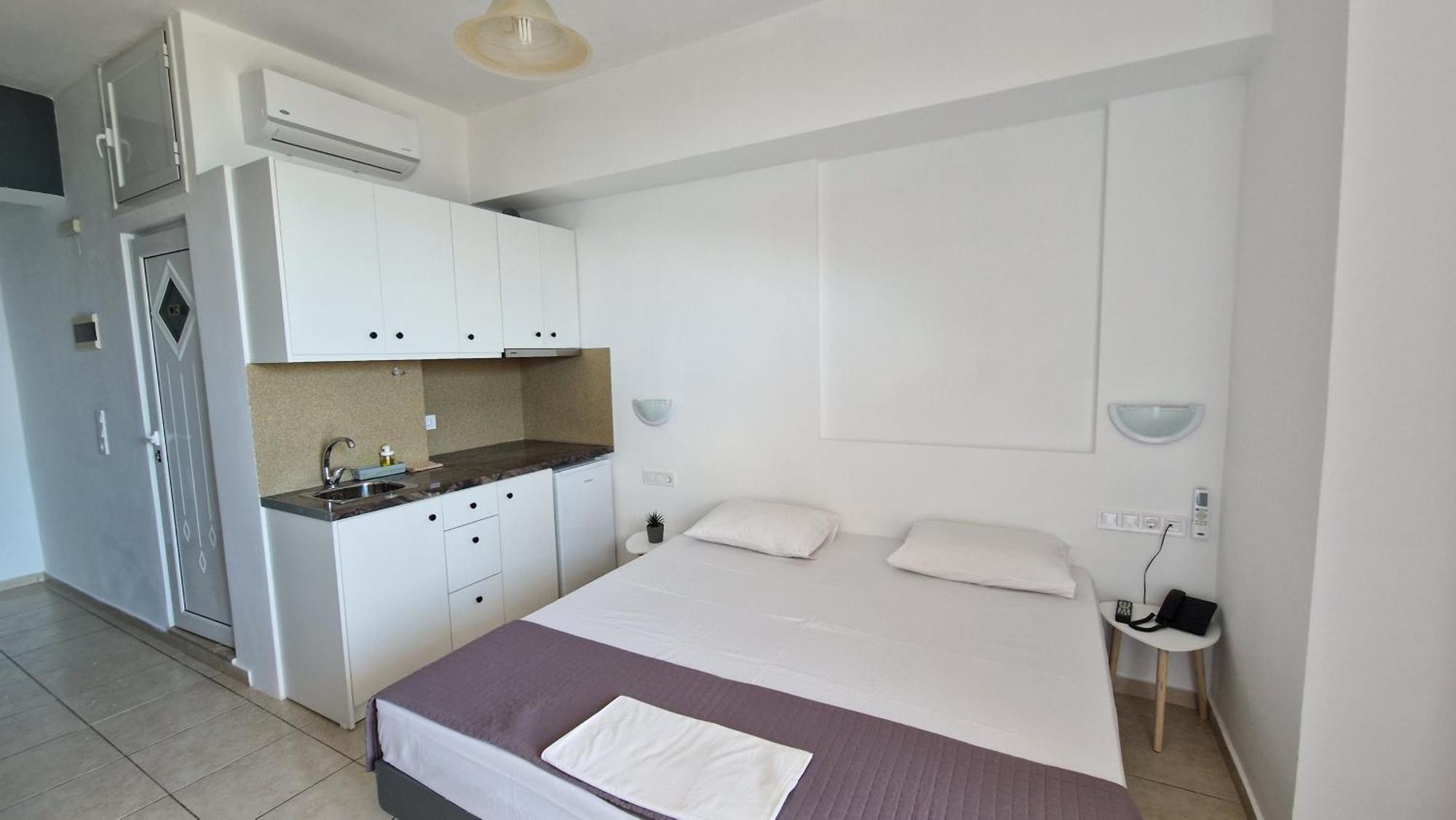 Aparthotel Edelweiss Tsoútsouros Esterno foto